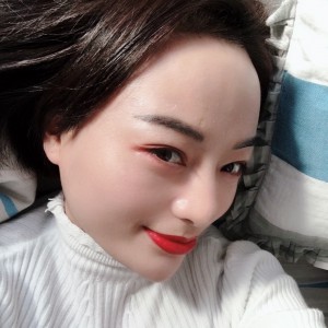 红  唇