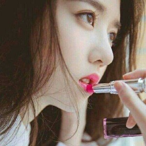 草莓甜筒