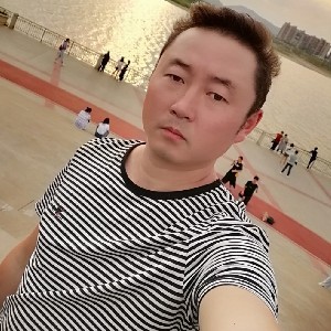 机灵的黑米