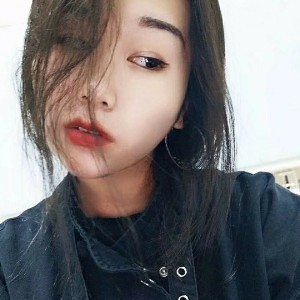 碧蓝的溪流
