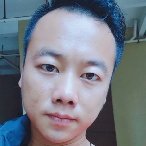 邱昂