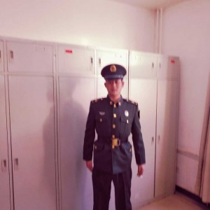 对你微笑纯属礼貌