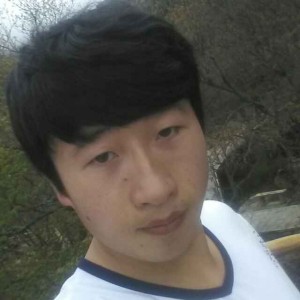 喝红茶的少年