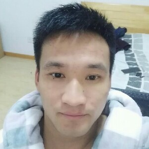 激昂的摩托