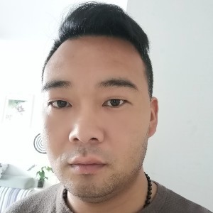 叼着香烟开大炮