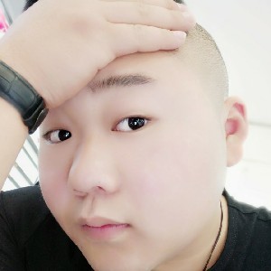 超低调