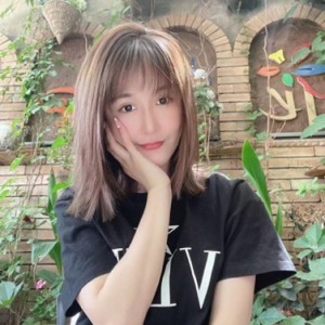 羽翼之下