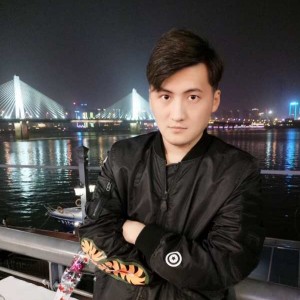 别用外表解说我
