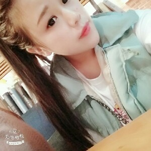 很皮的小姐姐