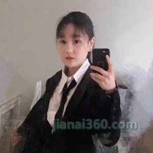 窗台上的向日葵