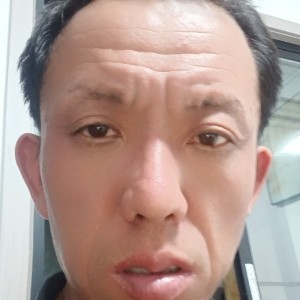帅气老小伙