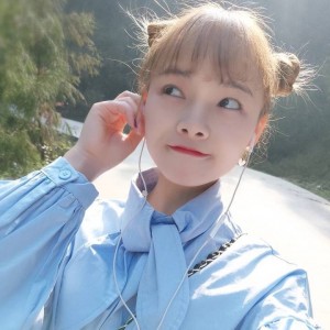 古怪软萌妹