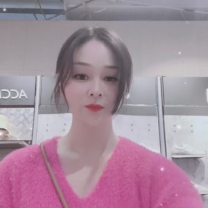 黏人的小猫咪