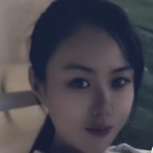 爱丽丝。