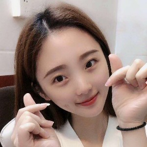 巴黎下的樱花
