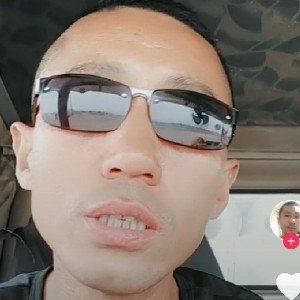 山楂树下的草