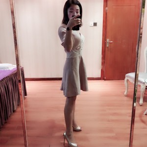 藏于人群的玲子