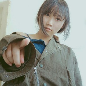 划过泪水的眼眸