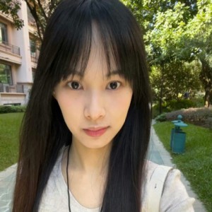 依依。话