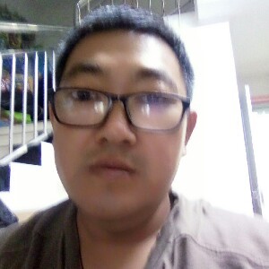 失眠的小猫咪