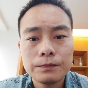冷艳的百褶裙