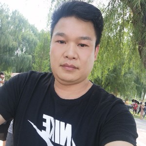 妩媚的大树