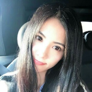 1832902