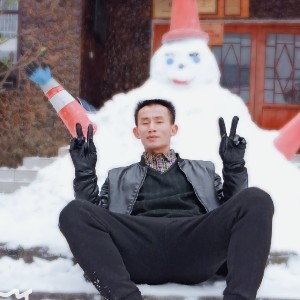 背后的短靴