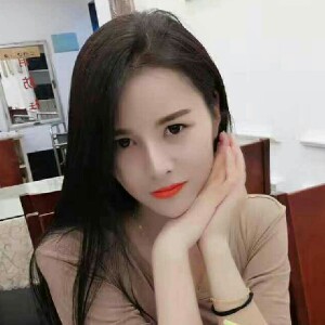 激动的白猫