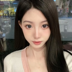 20岁校花甜甜