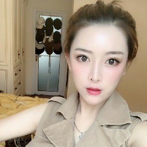 酸酸的草莓