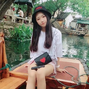 伊蔓