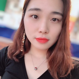 Lya滢