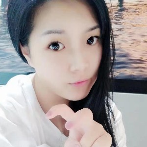 甜甜美美女