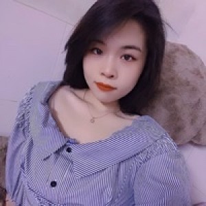月中薄雾漫漫白
