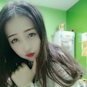 草莓酱瑶瑶