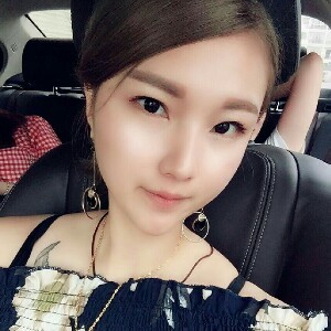 染玥。