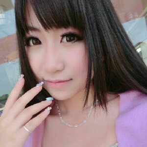 会笑的眼晴真美