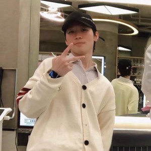 默然相对