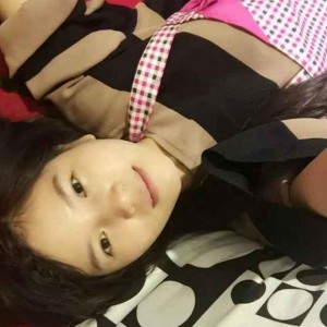 笑中带着苦涩