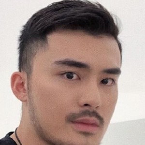 意岁然