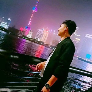 勤恳的书包