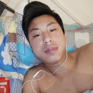 黄东华