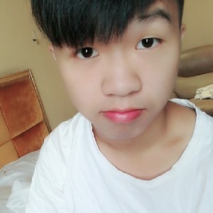 欣喜的茉莉