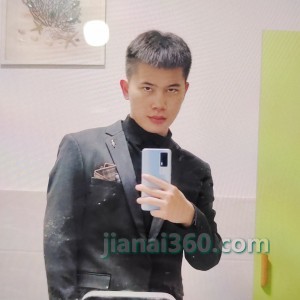 自认有点小帅